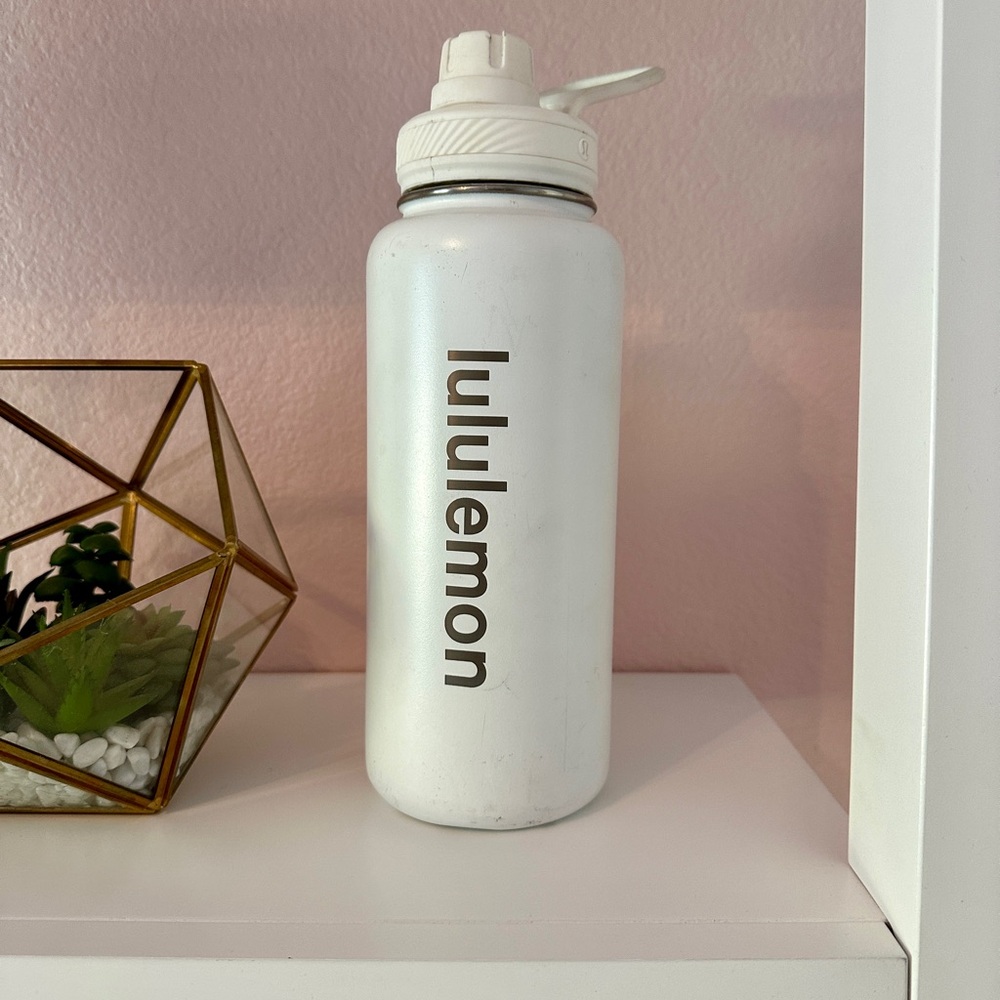 Lululemon Back to Life White stainless water bottle 32oz